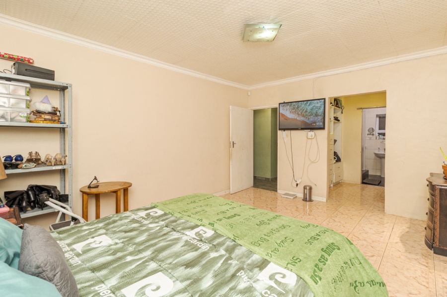 4 Bedroom Property for Sale in Devon Park Western Cape